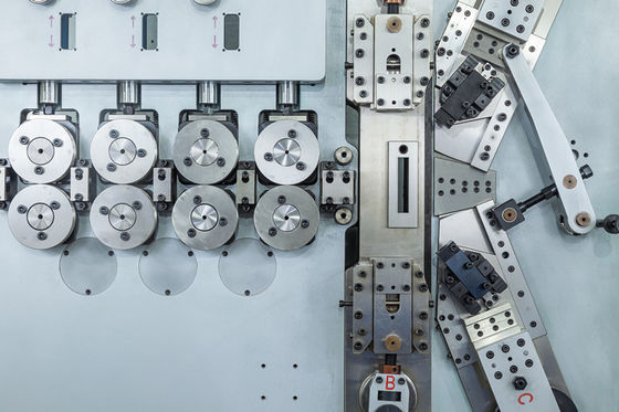 XD -680 Model 3.00 - Máy cán CNC mùa xuân 8.00mm với hệ thống chuyển động Servo